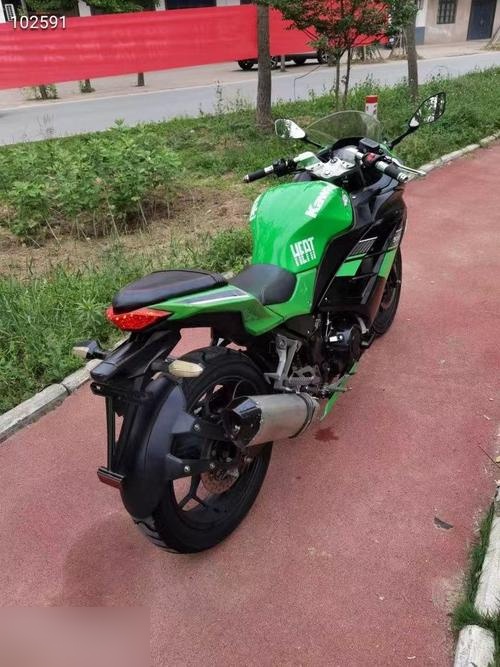 国威是不是杂牌车