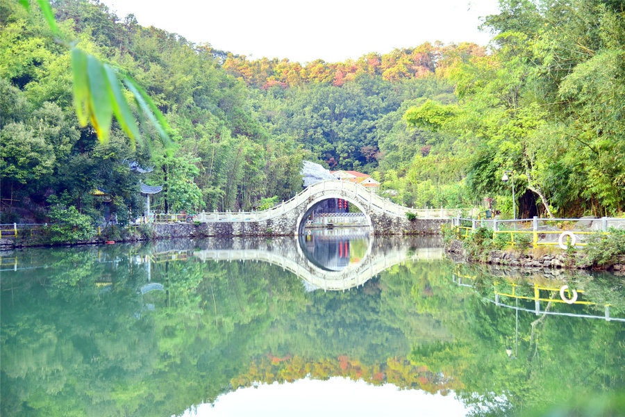 廣寧寶錠山景區推出竹報平安項目,遊客學習典故收穫祝福