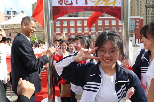 荣耀时刻:沈阳市第四十中学60年厚积薄发终绽放