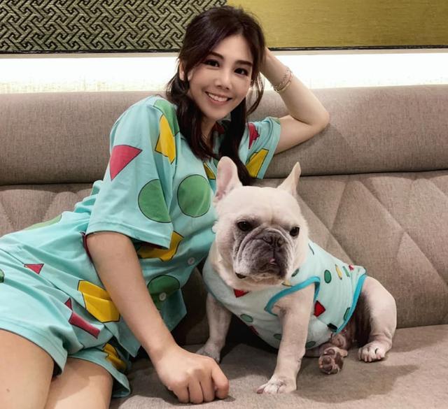 杨晨熙,靠空中瑜珈打高尔夫球维持好身材