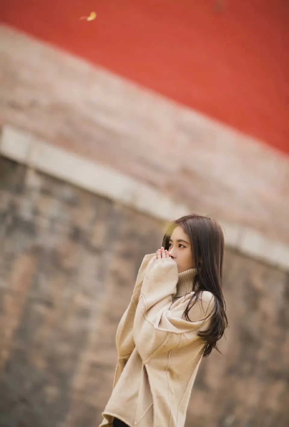 鞠婧祎2018年故宫银杏大片观赏,清纯甜美可爱的漂亮小鞠很好看