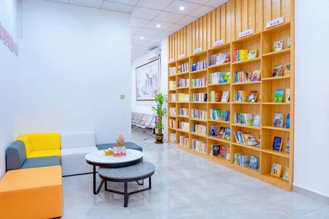 崖州区又一大社区综合服务中心揭牌!