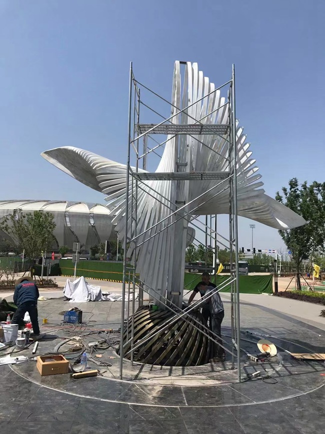 不锈钢主题雕塑设计