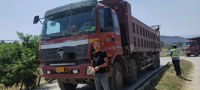 曝光货车超载危害大