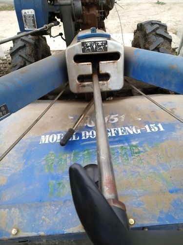 拖拉机的档位是怎样的不知道怎么挂档?