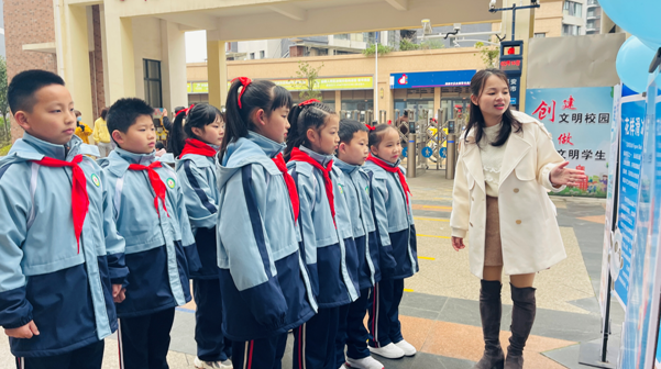 赣州市金星小学:一起向未来!冬奥"顶流"点燃开学热情