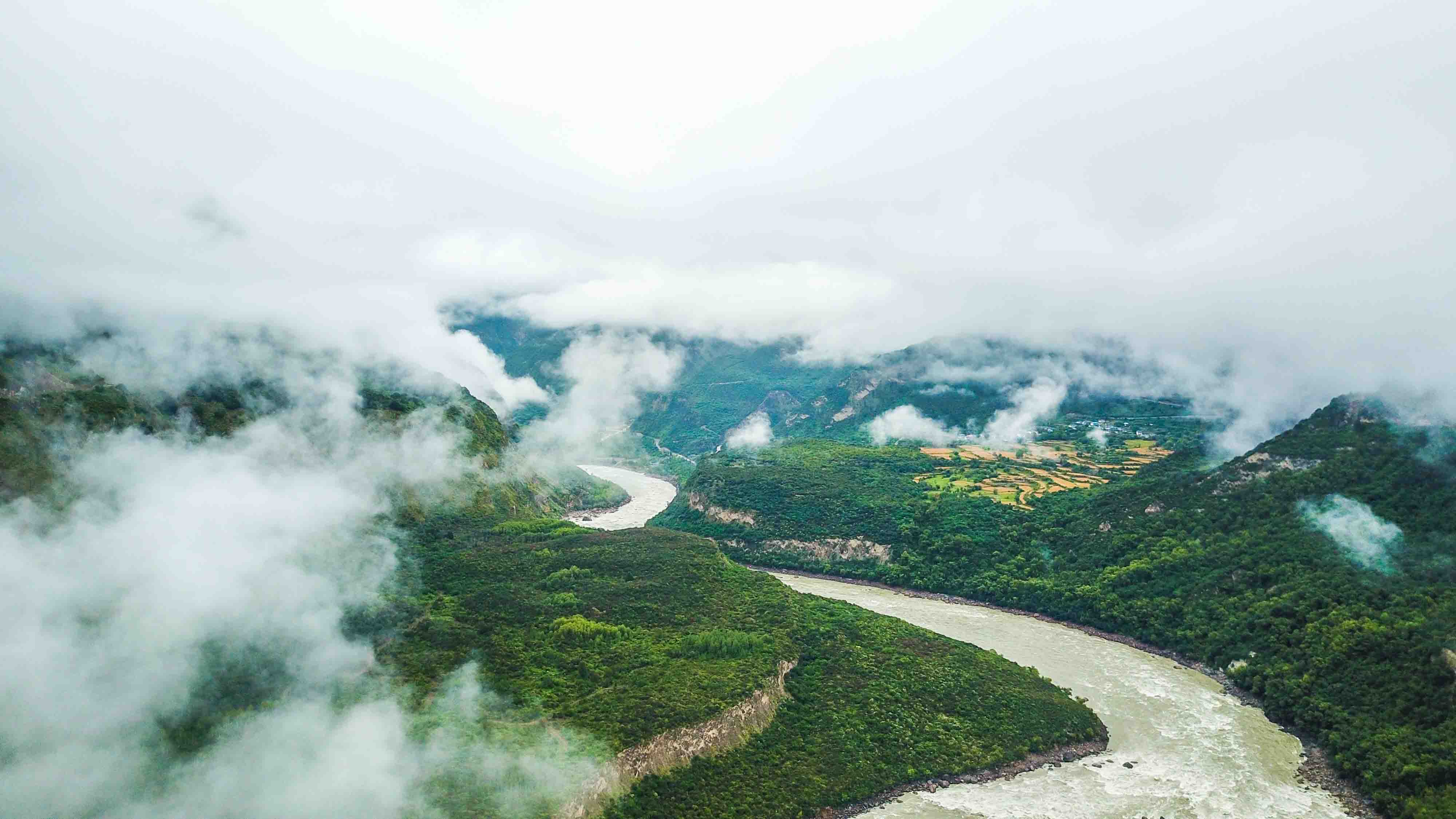 世界上海拔最高的大河之一,就藏在西藏,是藏族文化的摇篮!