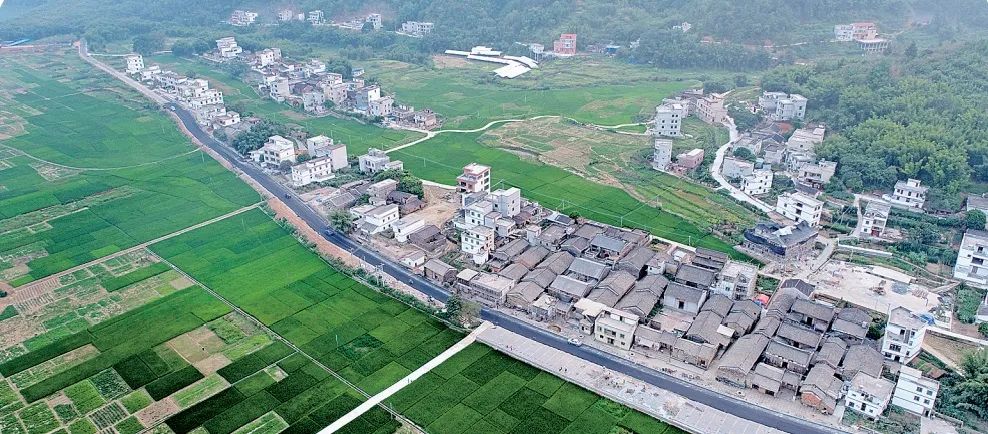 伍世泉摄 如此诗情惬意的地方, 你知道是哪里吗?