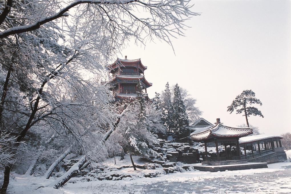 承德避暑山庄雪景图片