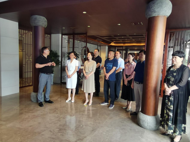 王黎生深入开展"万人助万企"活动