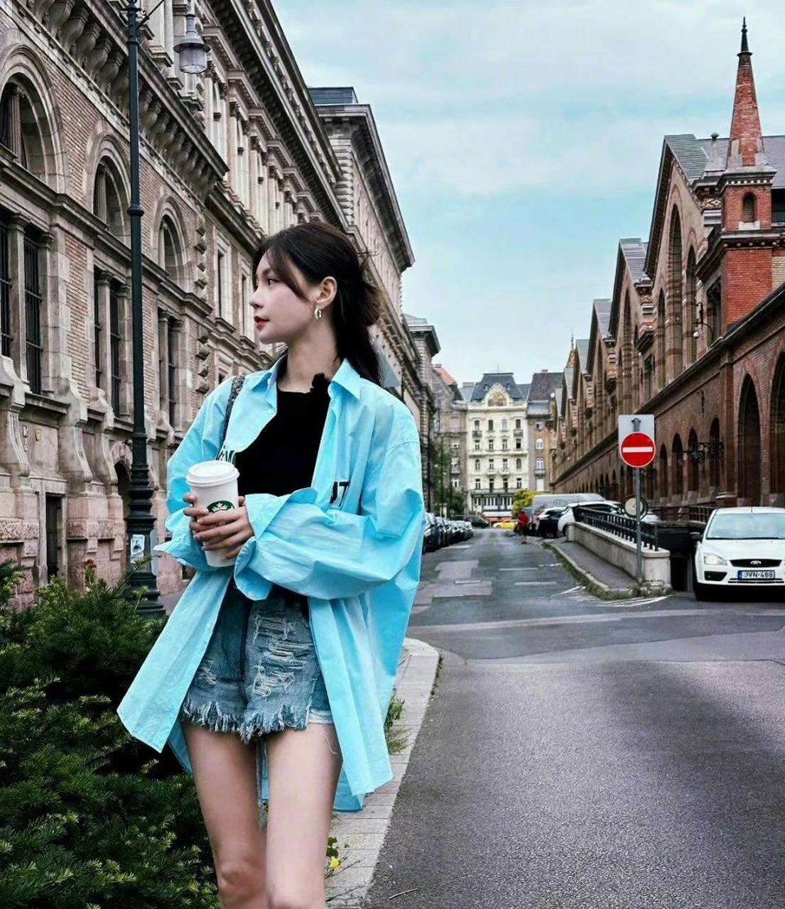 沈梦辰戴脐钉#哇哦姐姐泰酷辣!多巴胺穿搭一整个亮住!