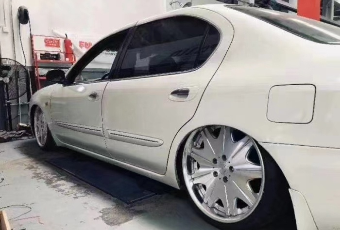 尼桑风度a33改装airbft气动避震,演绎贴地飞行的艺术