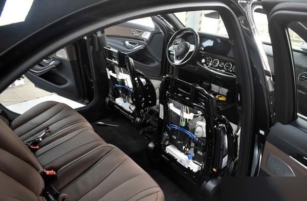 奔驰s级,e级后排娱乐解决方案,从此不再无聊,乐趣无穷