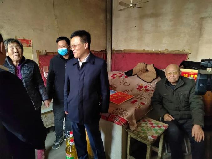 【新春走基层】清河县领导春节前走访慰问退役老兵及军烈属