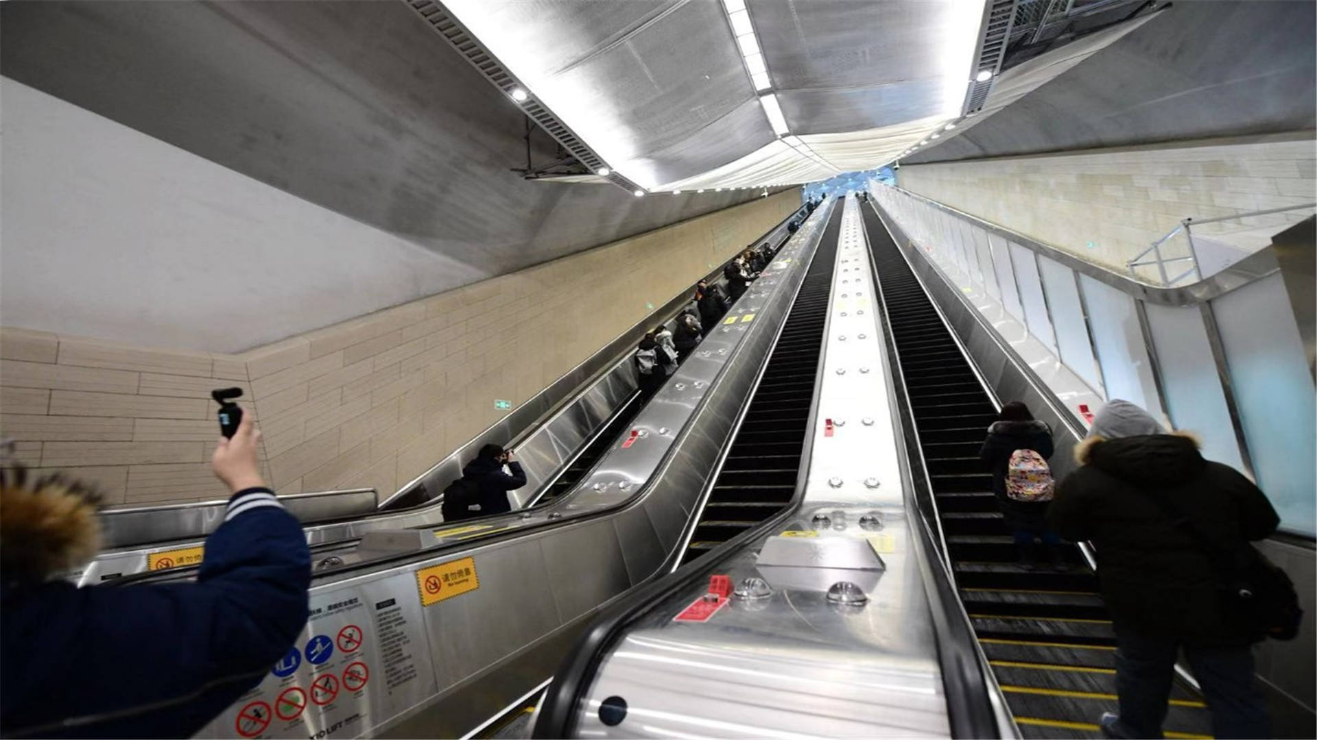 北京一地下高铁站,车站最大埋深102米,创下多个全国之最