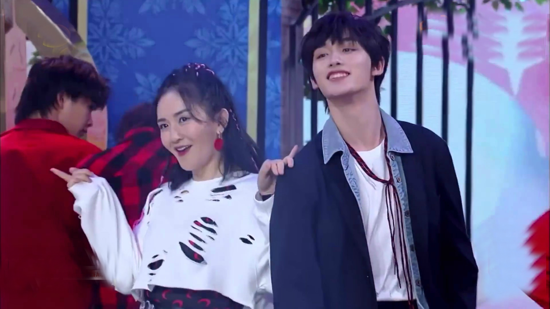 谢娜丁程鑫共舞