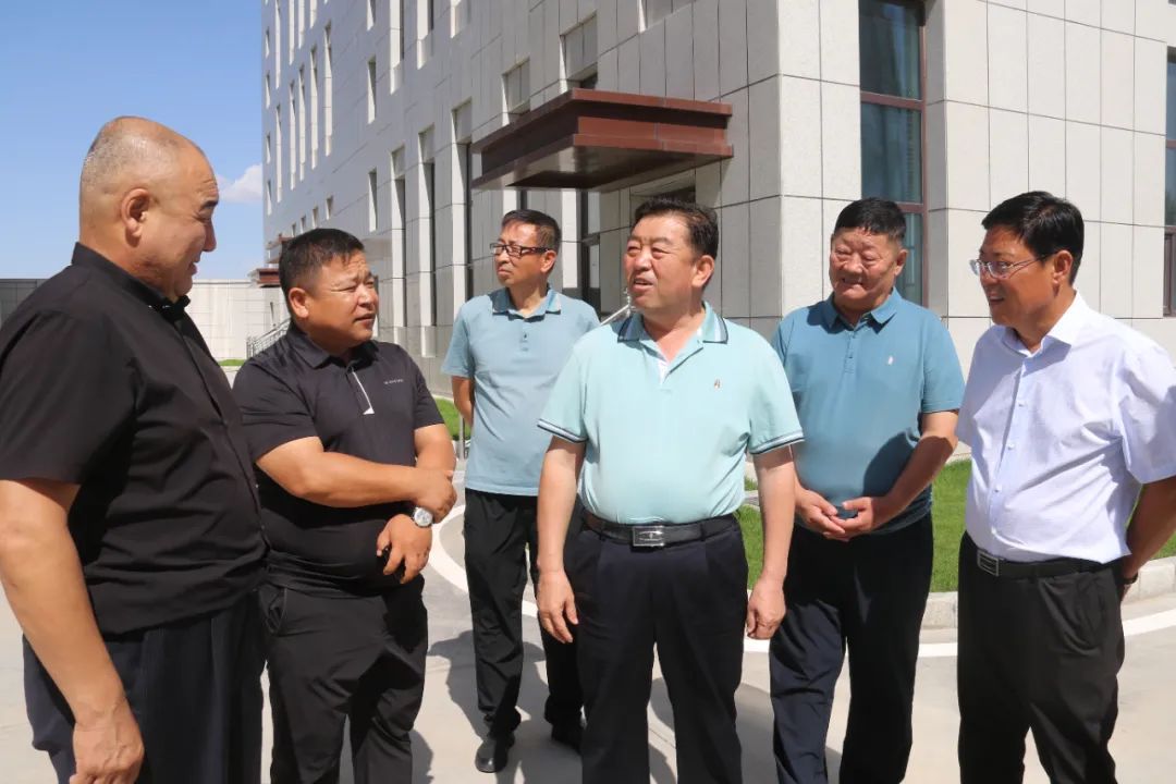 市人民政府副市长额登毕力格到鄂托克旗调研