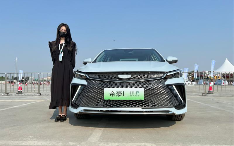 适合女性开的车15万图片