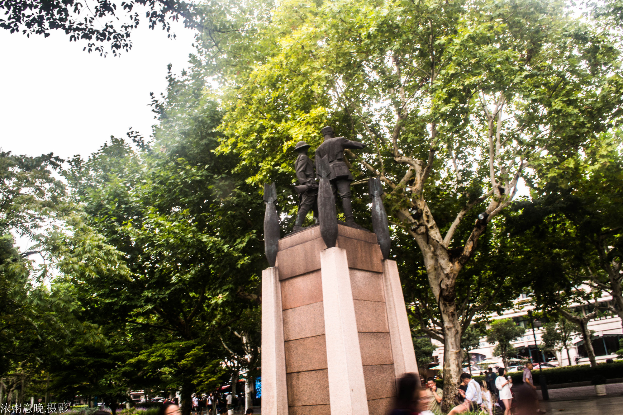 音乐鉴赏之陈浩民《爱海滔滔》:雨打梨花花满天,水湿离人人已散