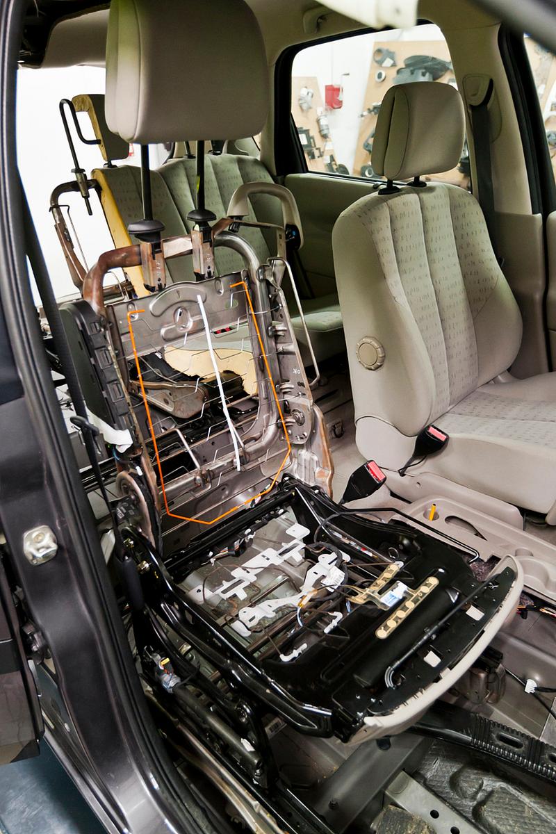 如何拆卸汽车座椅?