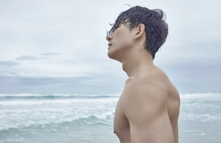 黄轩海边大片,健康小麦色肌肤 张力有度的肌肉线条,荷尔蒙爆棚