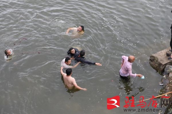 生死一线 泌阳市民合力成功营救轻生女子