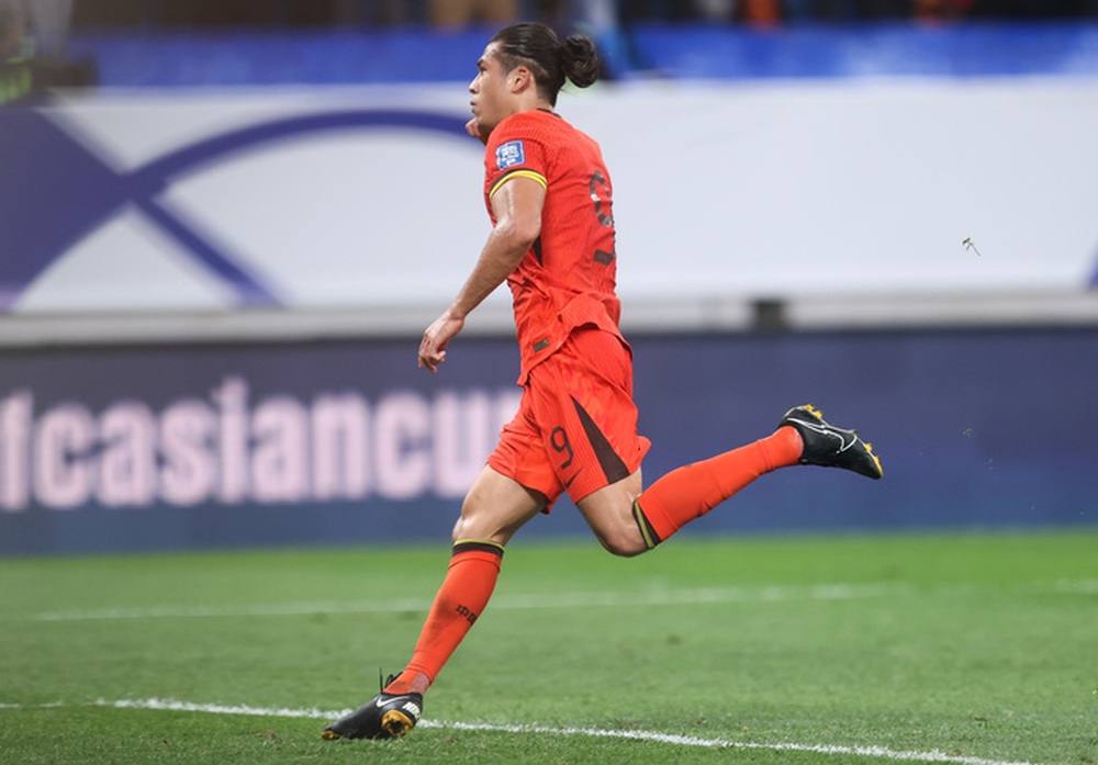 张玉宁伤停补时进球,国足客场1:0巴林取得两连胜