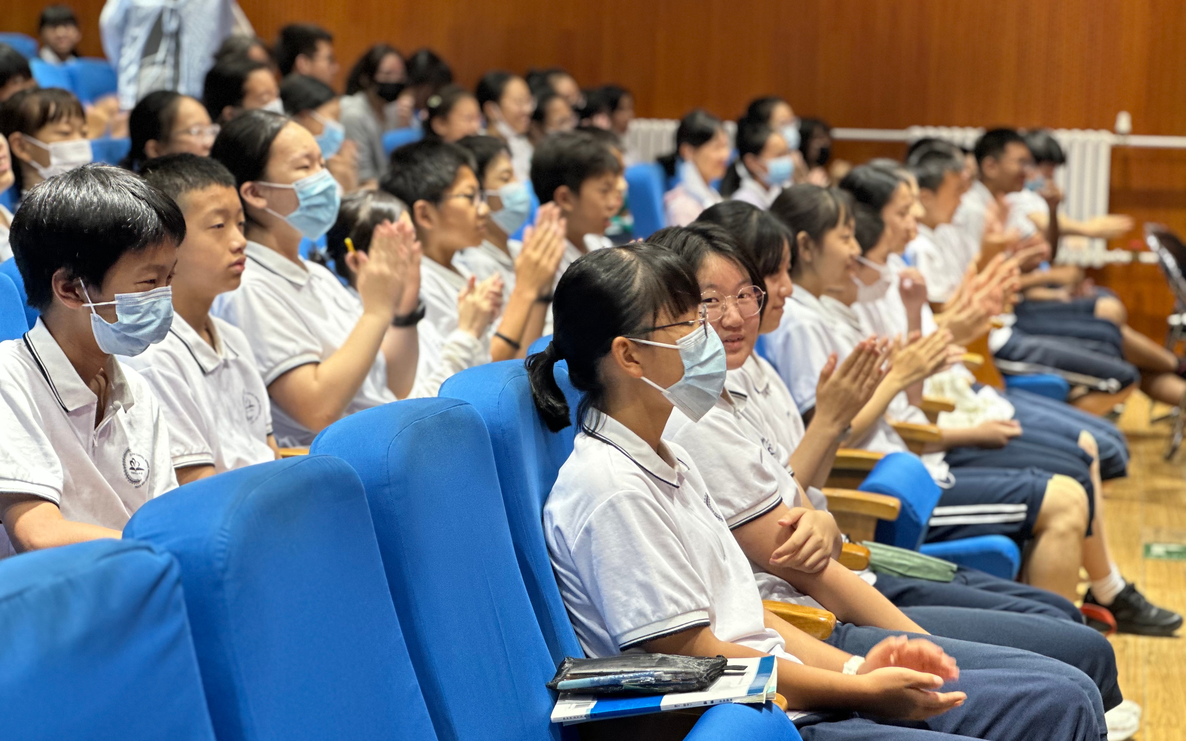 师生同成长,首师大"课后330"服务在首师大二附中汇报成果