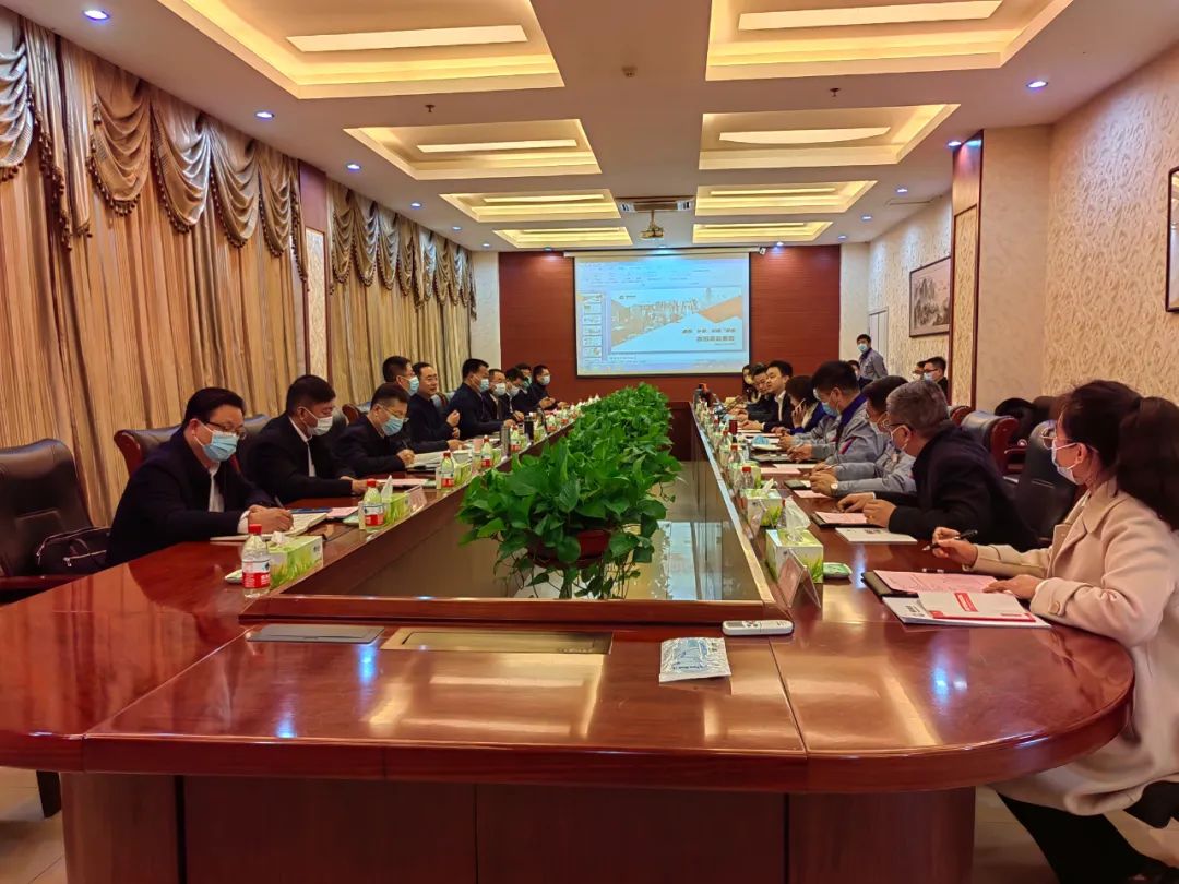 部门负责同志组成的考察团,到东旭集团石家庄旭新光电科技有限公司进