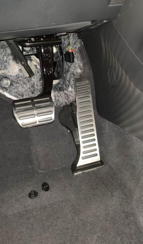 帝豪ec8怎么样改装油门踏板改装成地板式油门踏板