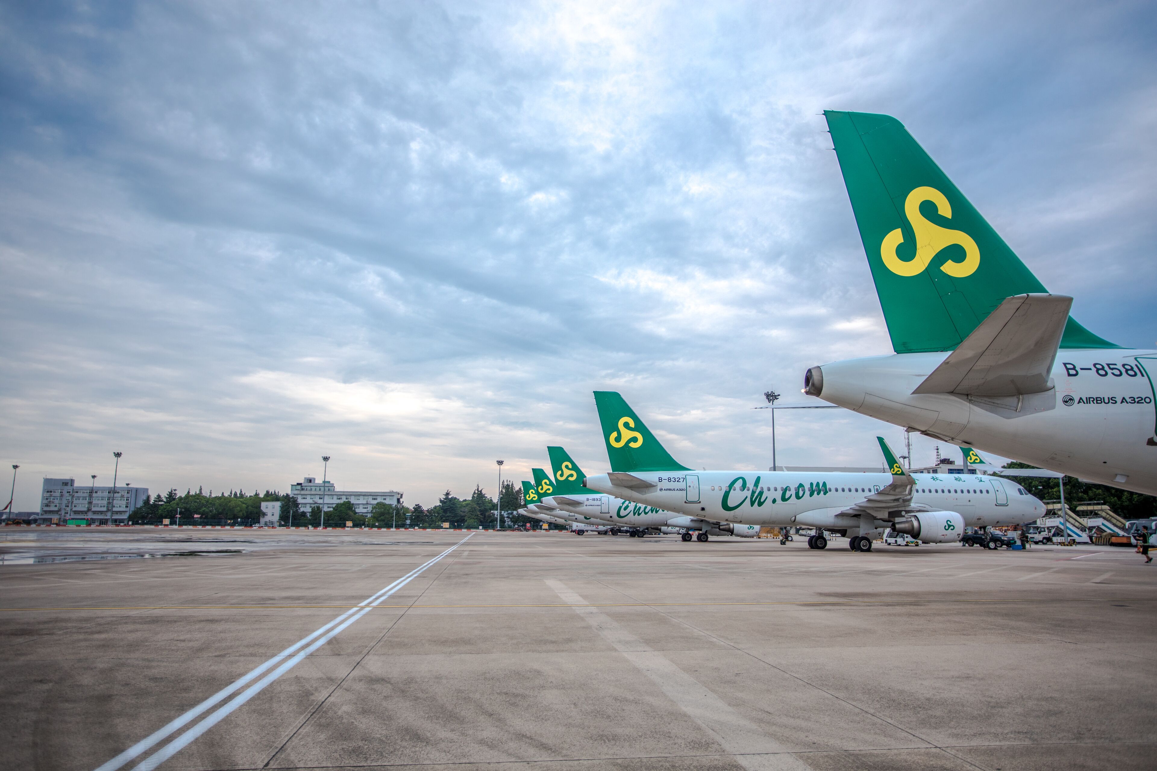 春秋航空定增募资30亿元