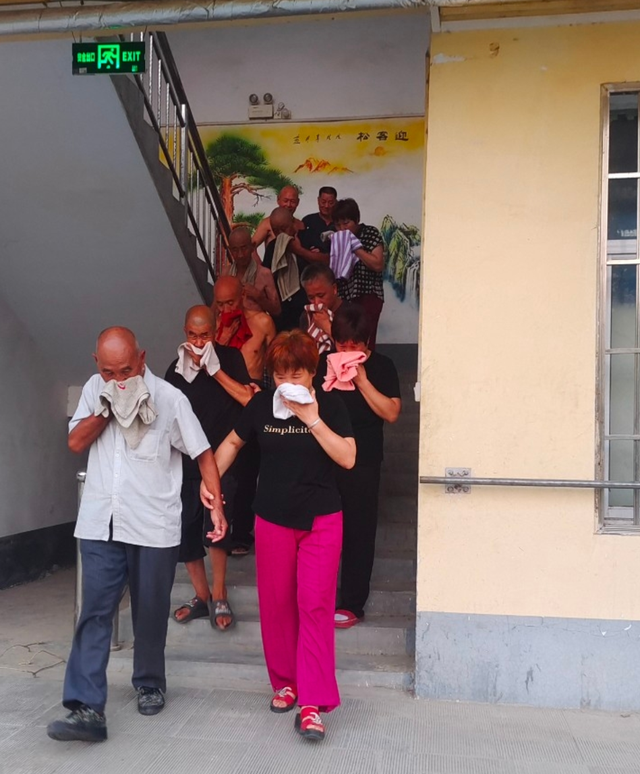 泌阳县郭集镇敬老院开展消防安全演练