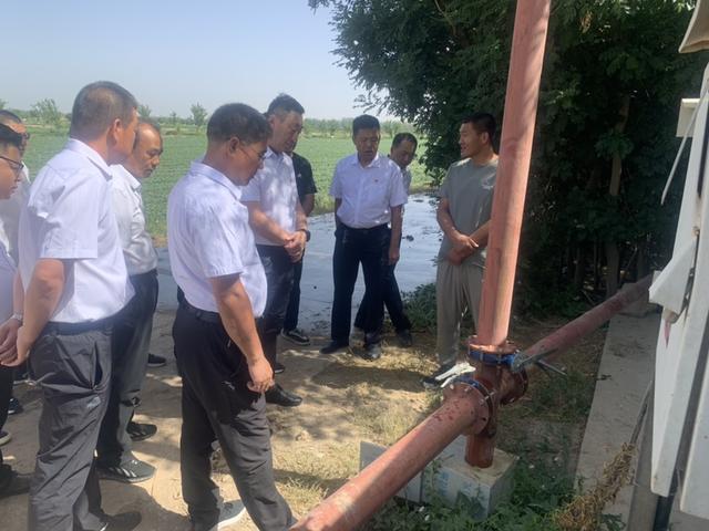 廖泉水管所一行到高台县友联灌区观摩智慧水务平台运行情况