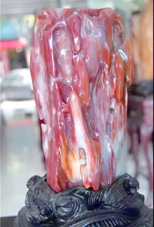 缅甸树化玉:从史前木头到现代宝石的惊人旅程