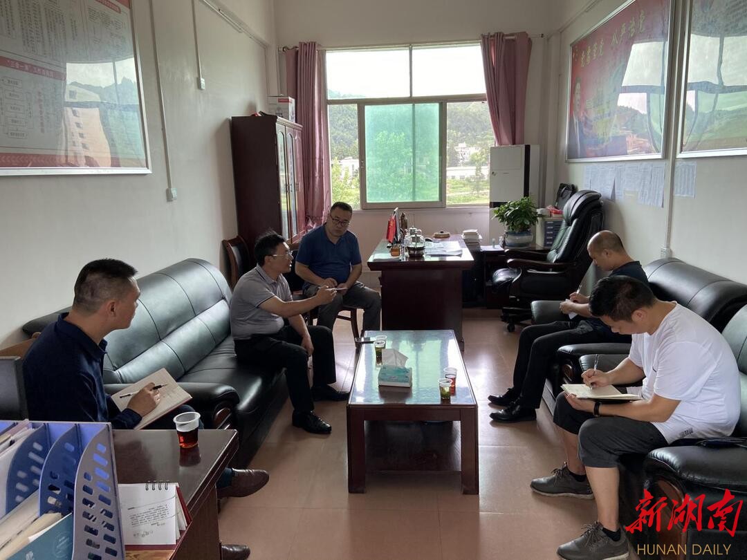 汝城:县教育局局长欧阳伟立深入井坡镇等学校调研指导工作