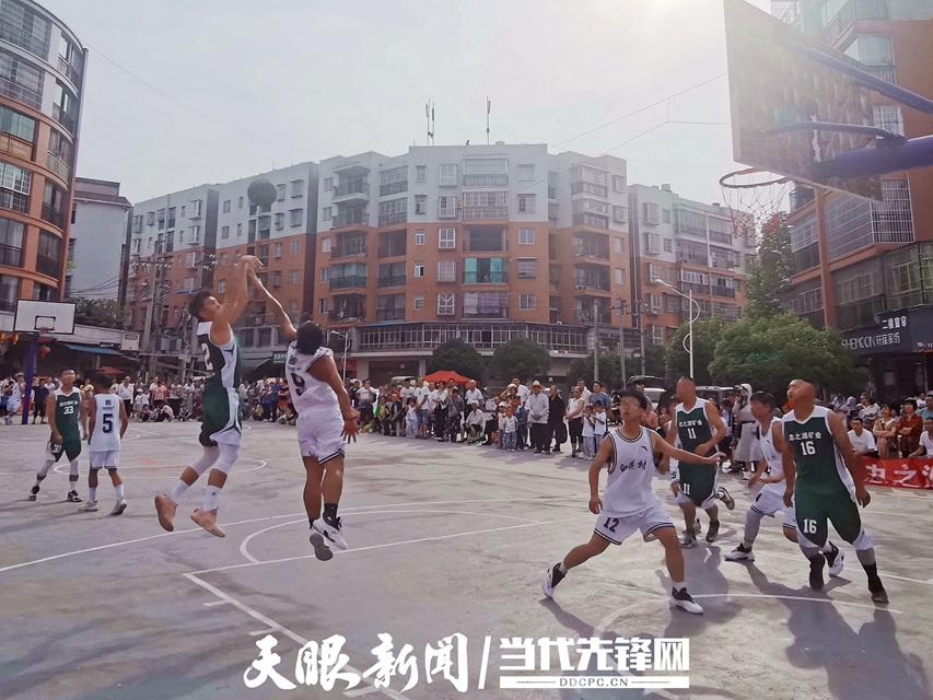 瓮安县玉山镇:"村ba"点燃群众运动热情