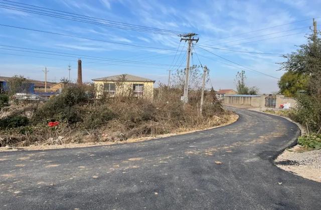 文圣区罗大台镇樊家村:为村修路为民忙 方便出行暖人心