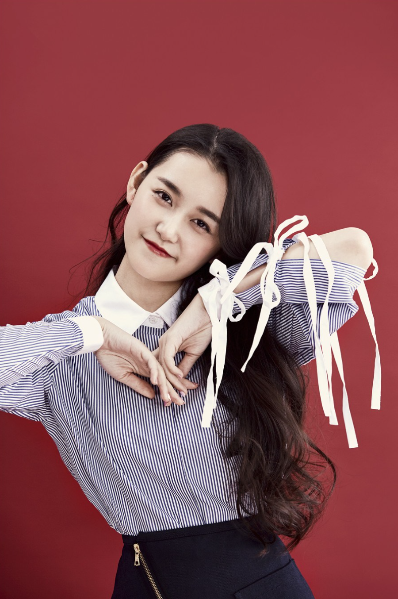 00后浓颜系小花蒋依依,1/4的德国混血颜,英气又明艳有女主相