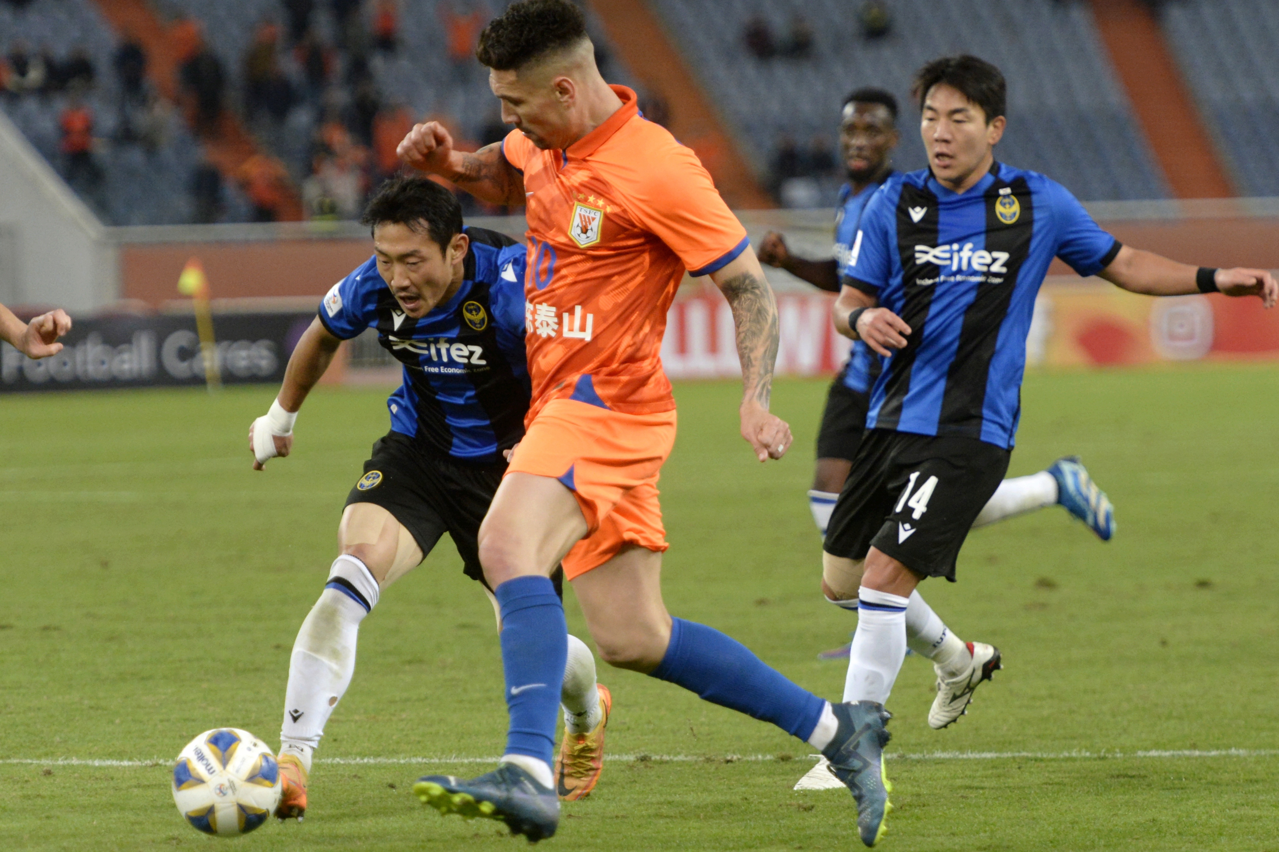 组图丨亚冠联赛:山东泰山3:1胜仁川联