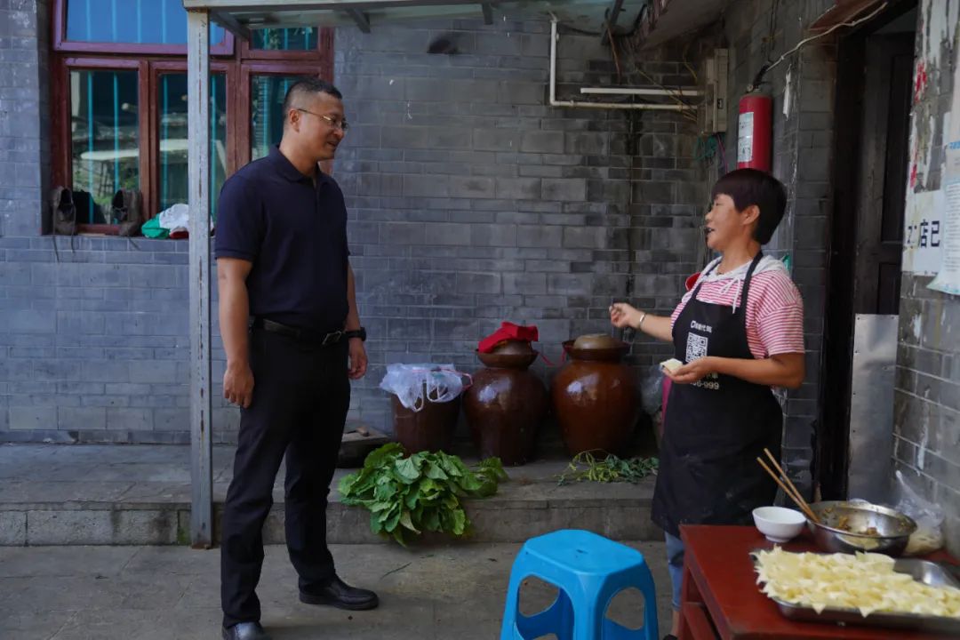 俞洋调研农村"五治"工作