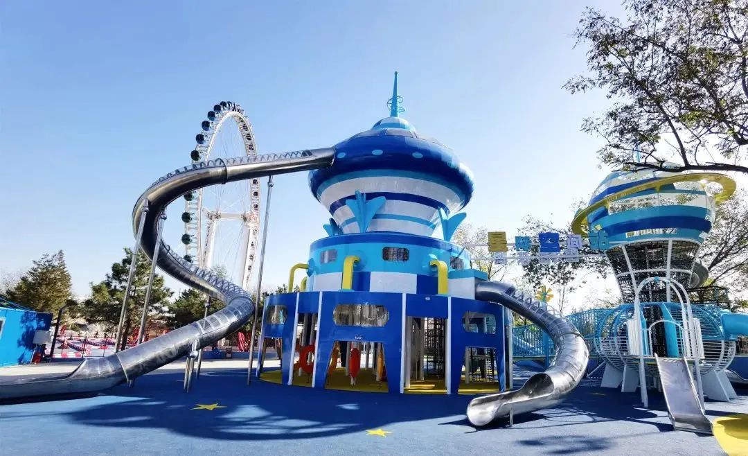 北京市石景山游乐园童趣园内奇境星球乐园(摩天轮西北角约100米)停车