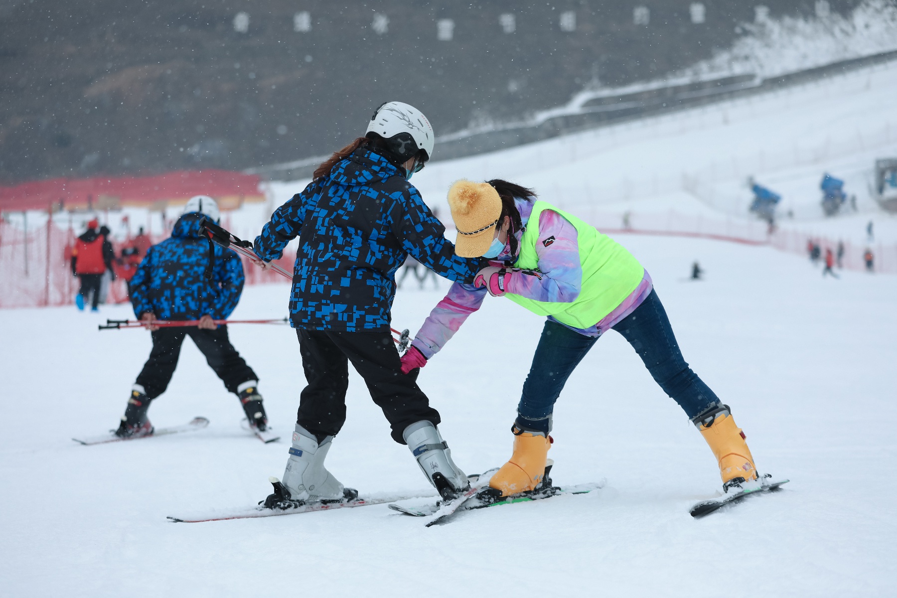 广元市朝天曾家山滑雪场12月31日正式开园
