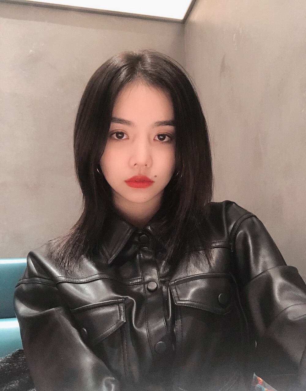 陈雅馨生活中真挺有个性的,身材很骨感,而且感觉身体柔韧性很好