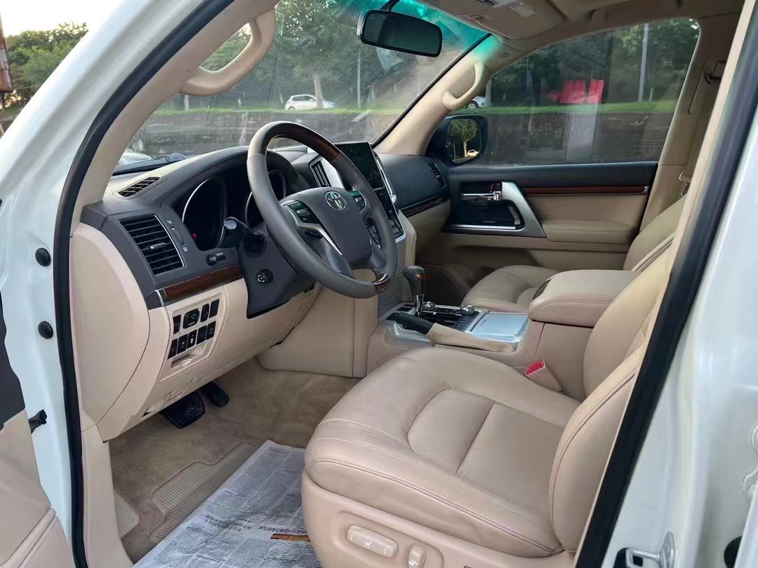 20款酷路泽5700全款36.8万,5.7l v8的越野性能,进藏首选车型