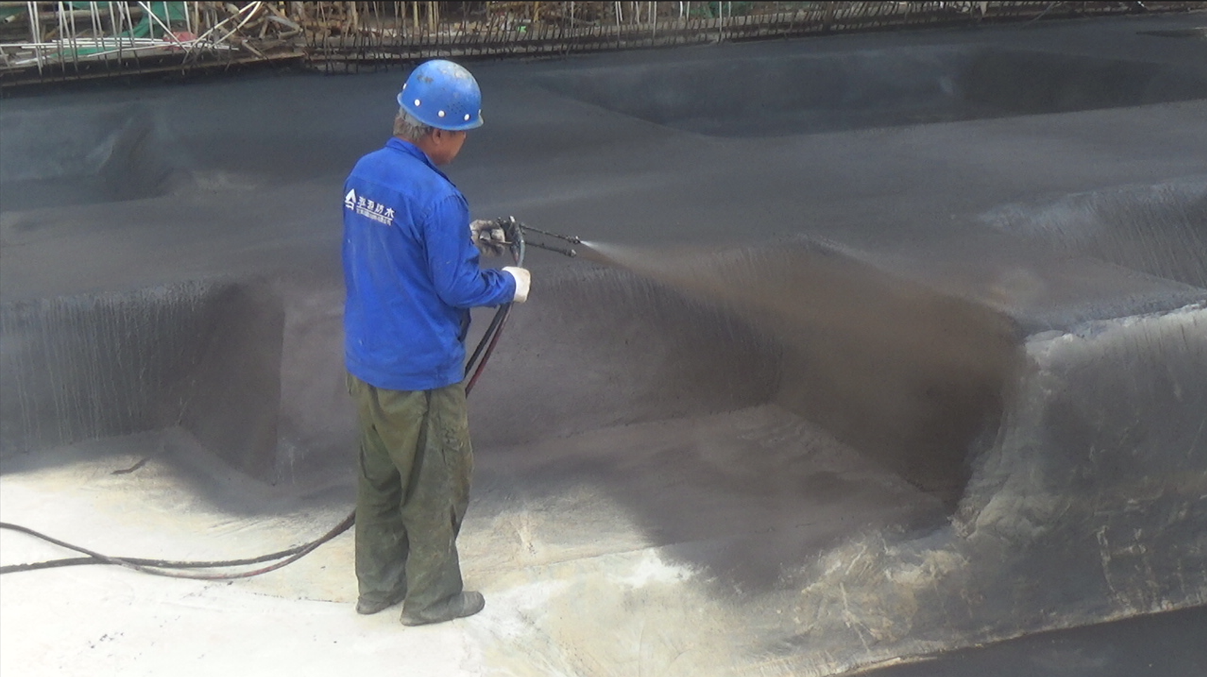 "自行愈合"功能,喷涂速凝橡胶沥青防水涂料,是什么原理?