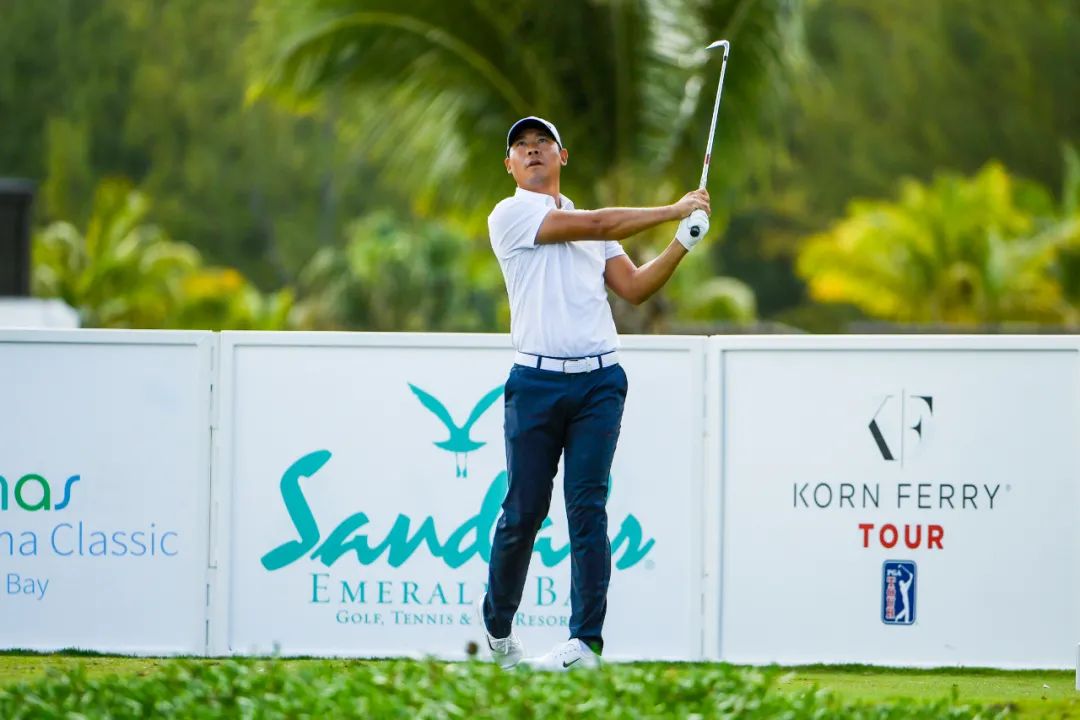 光辉国际巡回赛首站次轮张新军稳居前三三位中国球员均晋级