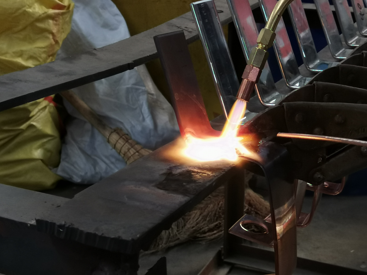 氢氧焊机应用于电力变压器焊接(替代氧乙炔)