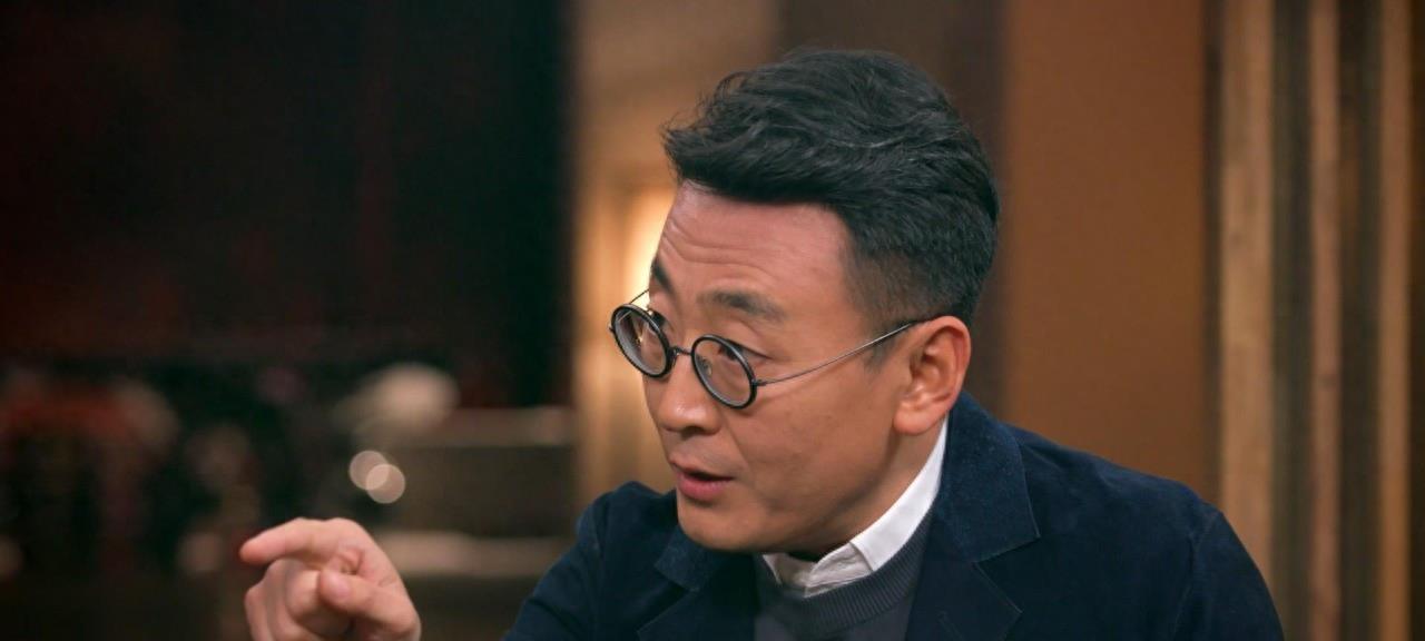 56岁窦文涛:9段恋情至今未婚,直言只有一人让他痴狂