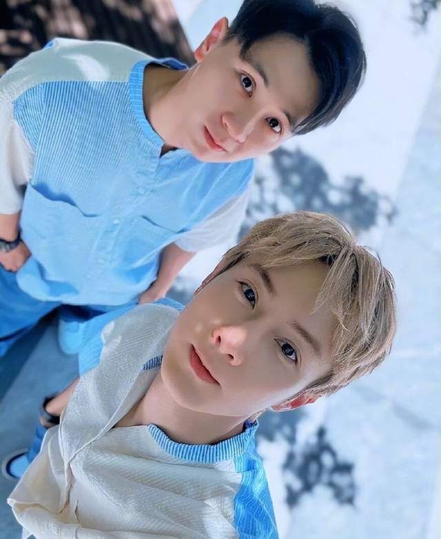 和炎亚纶是假情侣?41岁阿本曝光新男友,两人穿情侣装眼怀爱意