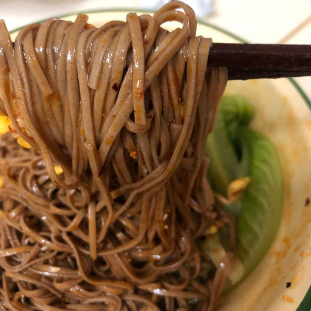 凉拌荞麦面,低脂肪又饱肚子的美食,健身人士的福音